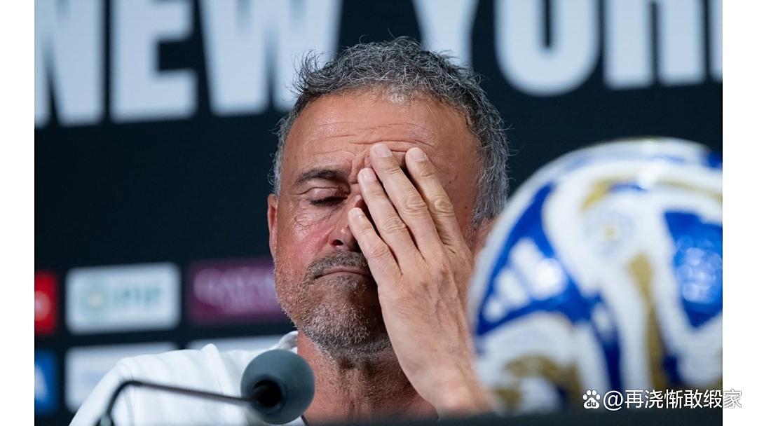 爱游戏体育官网关于离谱!巴黎圣日耳曼转会期完成体检国际比赛日罗马防线松动,关键时刻上海申花调整名单以备中超的信息